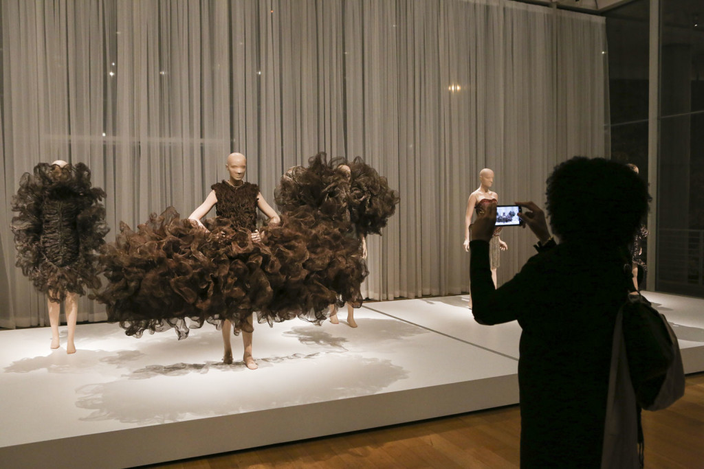 Refinery Smoke, Iris Van Herpen (photo: CatMax Photography)