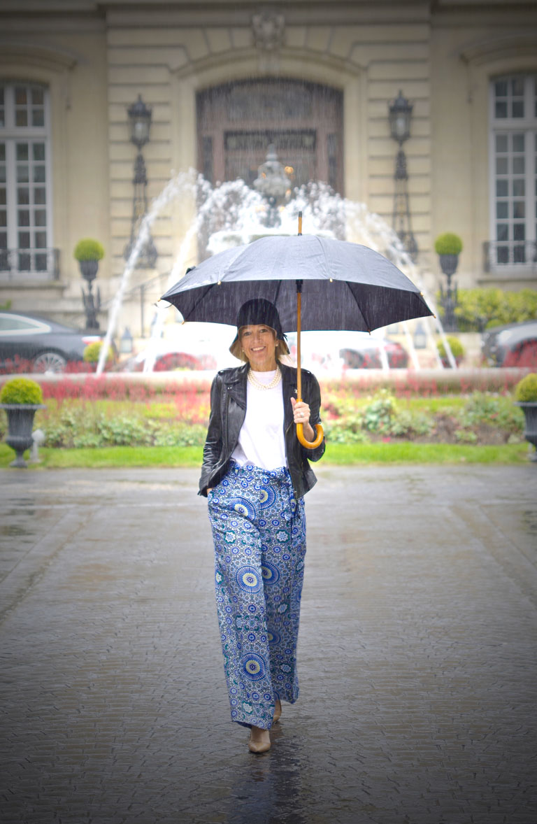 Playing in the Rain in Paris (photo: Laurent Casanovas), Michelle Crosland, Michelle Crosland blog, A Rebel in prada, Paris, Rain in Paris